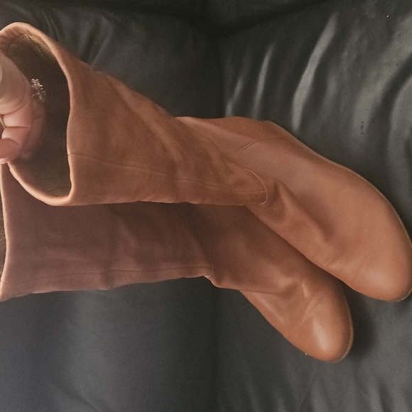 Millies Tan 100% Leather Pull On Wide Calf Boots SZ 7/7.5 US Woven Interior - Picture 5 of 13